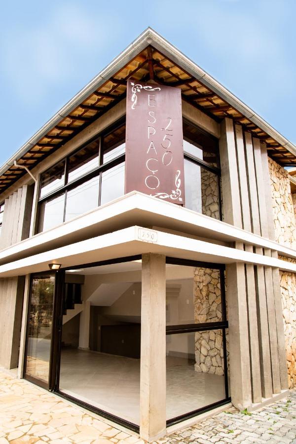 Espaco 250 - Apto Mobiliado, 3 Quartos, Sendo Uma Suite, Banheiro Social, Cozinha Completa, Sala De Estar, Ar Condicionado, Tv E Internet Tiradentes Zewnętrze zdjęcie